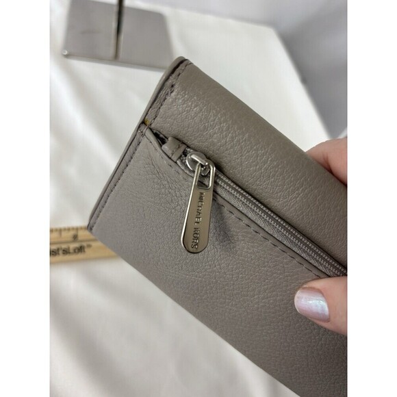 Michael Kors Light Grey Leather Wallet Envelope Clutch Snap Close Zipper Pocket - Picture 8 of 9